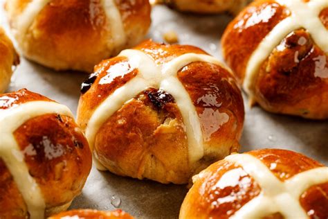 Hot buns - Mar 19, 2019 · Snip off the edge of the piping bag (make sure the opening is smaller than the desired thickness of the lines that you want to pipe). Pipe the flour paste over the hot cross buns. Place the buns in the preheated oven and bake for 25 – 30 minutes. Rotate the tray if needed, halfway through baking. 